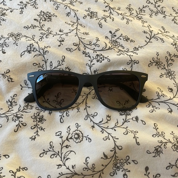 Grey Ray-bands - Picture 1 of 3